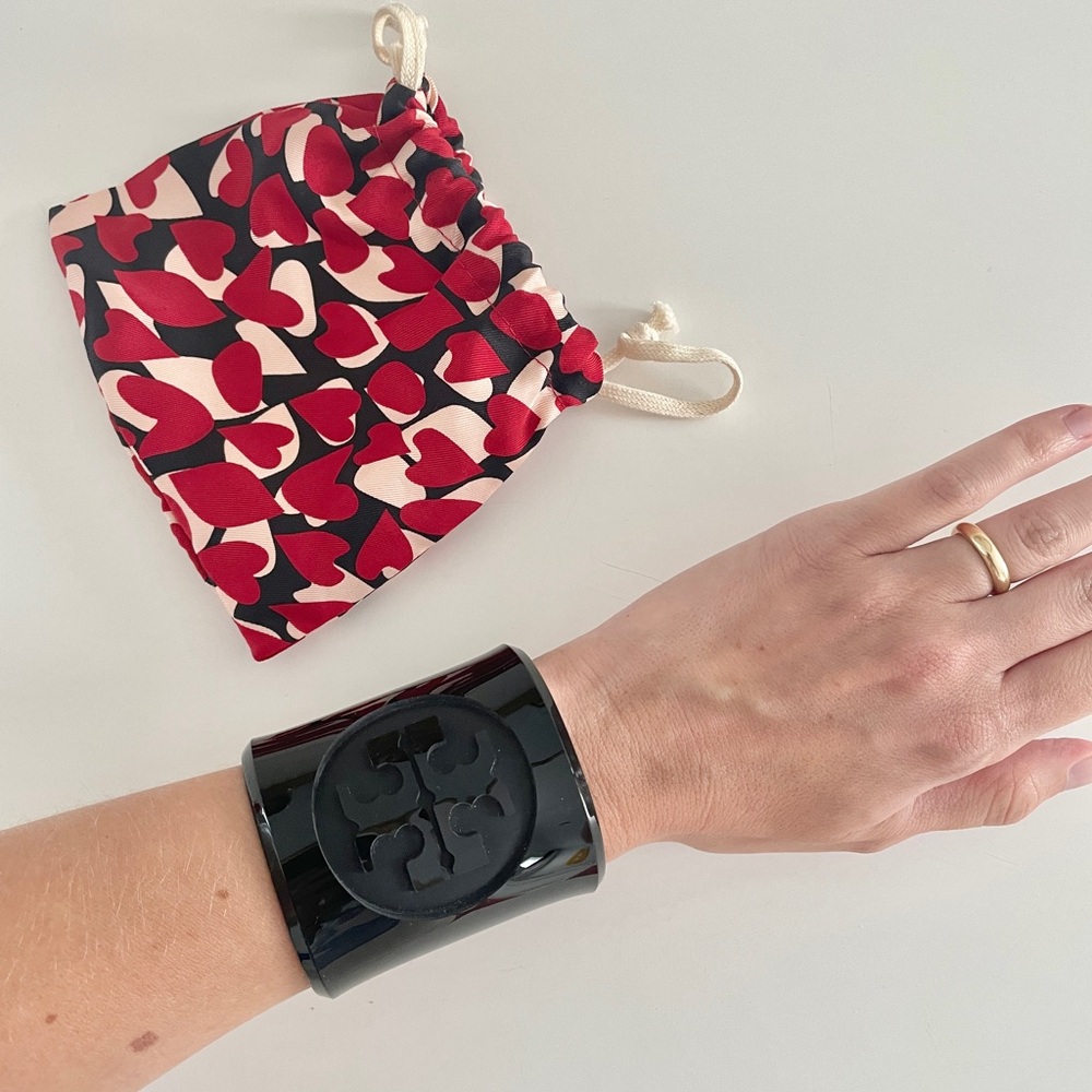 Tory Burch Resin Logo Cuff Bracelet in Black
